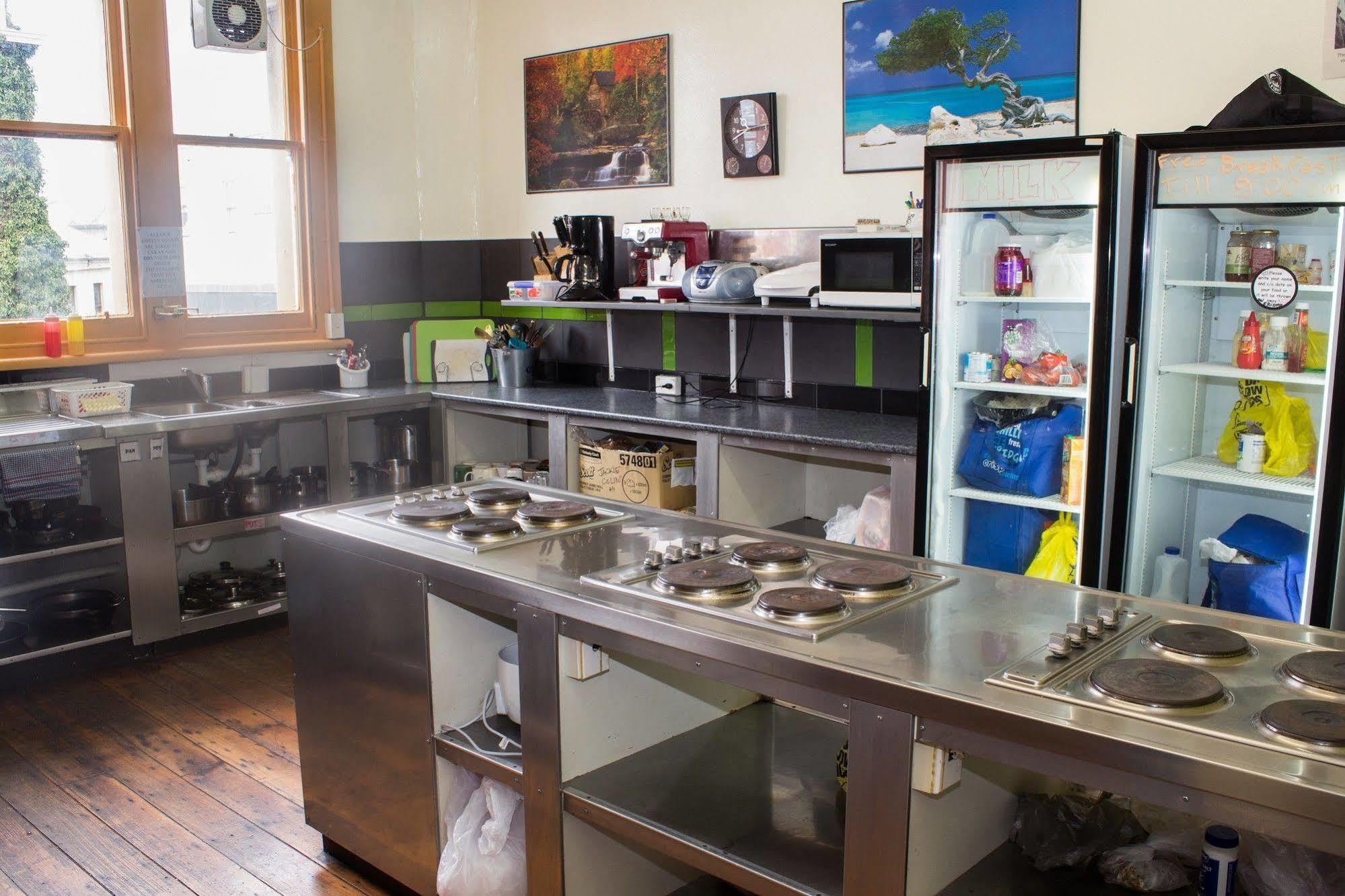 Hostel Geeky Gecko Backpackers Dunedin Zewnętrze zdjęcie